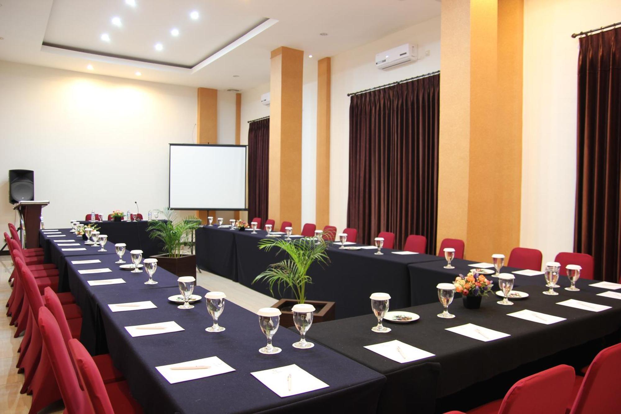 Hotel Roditha Banjarbaru Banjarmasin  Ngoại thất bức ảnh