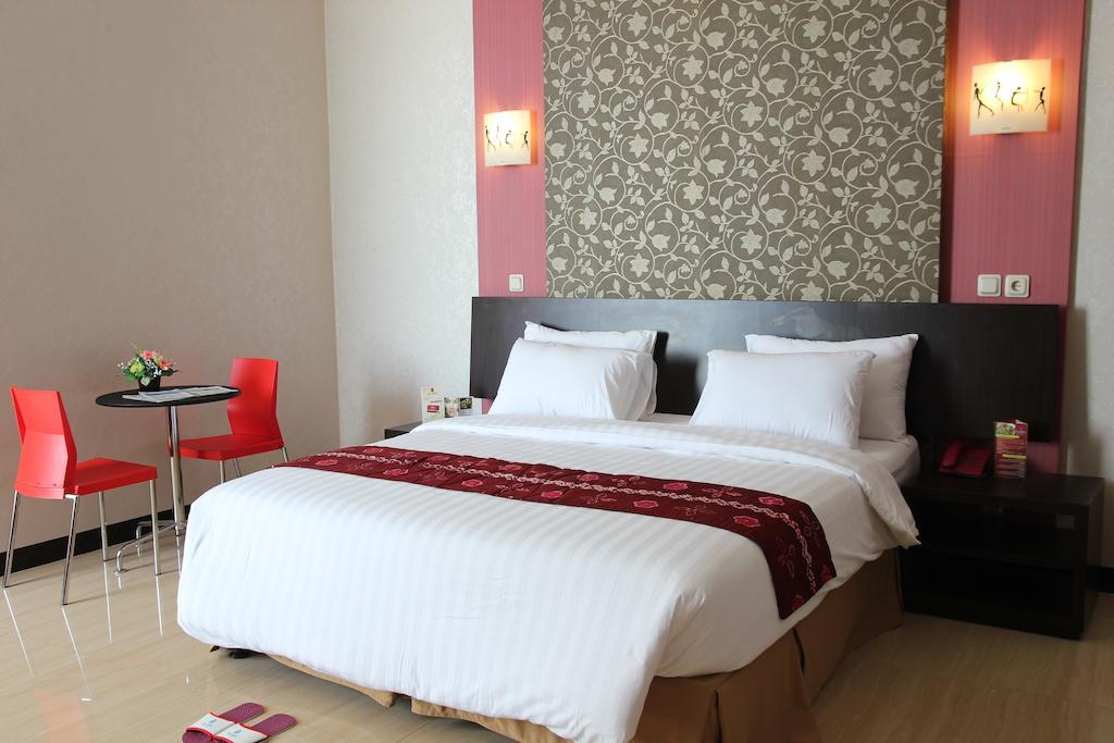 Hotel Roditha Banjarbaru Banjarmasin  Phòng bức ảnh